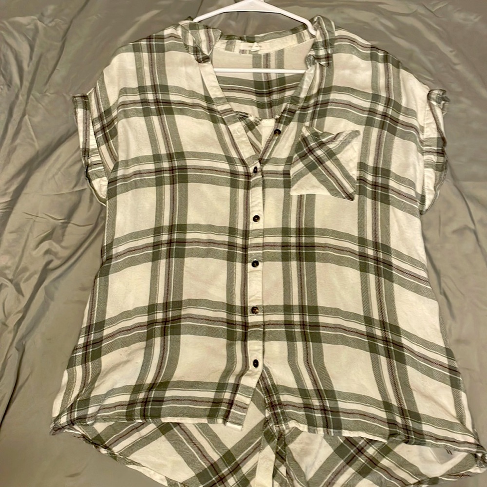 Maurices button up top size large